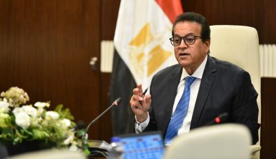 تعظيم العوائد وخدمات متطورة.. اجتماع مهم لوزير الصحة مع التأمين الصحي