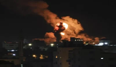 عاجل.. مقتل 4 فلسطينيين في غارات إسرائيلية استهدفت مخيمات للنازحين في غزة