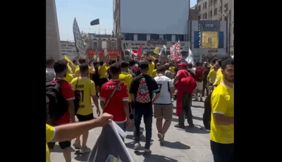 جماهير زاخو ودهوك تخلق أجواء حماسية في ساحة التحرير قبل مباراة النهائي (فيديو)