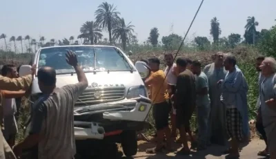 إنقاذ ميكروباص سقط في مصرف بطوخ دون وقوع إصابات بشرية