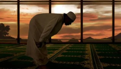 هل تُعتبر الركعة لمن ركع خارج الصف ثم عاد إلى وضعه السليم؟