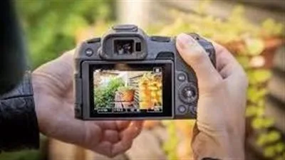 كاميرات الفئة الممتازة تنافس الكاميرات المحترفة.. هل سنشهد نهاية عصر DSLR قريبًا؟