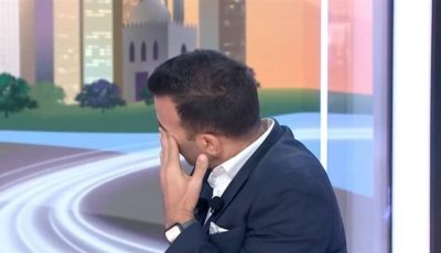 ترسم الجوع والحرب.. صغيرة غزة تدفع مذيع “القاهرة الإخبارية” للبكاء