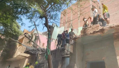 انتشال 4 جرحى.. محافظ القاهرة يتابع جهود الإطفاء في حادث انهيار مبنى بمصر القديمة