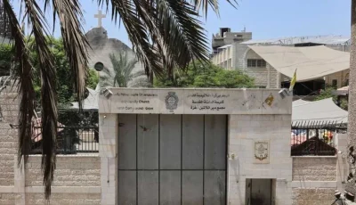 استهداف الاحتلال لكنيسة في غزة يعد جريمة مكتملة في سياق الإبادة.