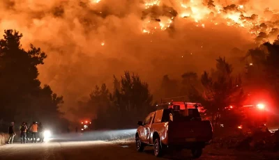 انحسار الحرائق في اليونان وسط استمرار جهود الإطفاء