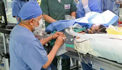 عملية فصل التوأم السعودي الملتصق «يارا ولارا» تدخل مرحلتها الخامسة
