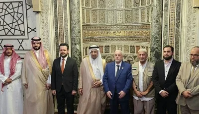 وزير الاستثمار والوفد المرافق له يؤدون الصلاة في المسجد الأموي بدمشق
