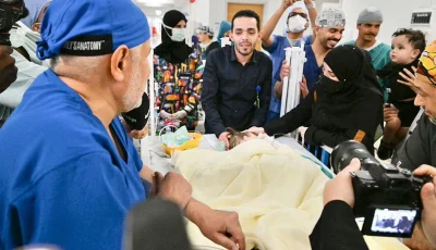 بالفيديو.. دموع الفرح تملأ لحظة لقاء والدي التوأم السوري وطفليهما بعد فصلهما