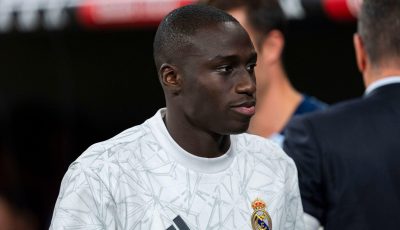 الأزمة التي تواجه ريال مدريد في الاستغناء عن ميندي!