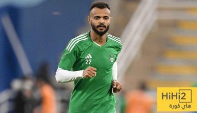 علي مجرشي يودّع لاعب الأهلي بعد رحيله