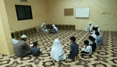 هل يجب دفع راتب العامل إذا اعتذر عن الحضور؟