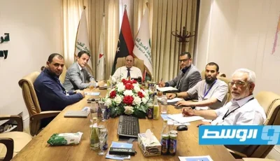 مؤسسة النفط و”أجوكو” تناقشان كيفية الاستفادة من الغاز المصاحب في حقلي مسلة والسرير.