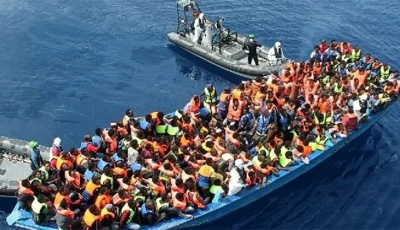 موريتانيا تعلن عن اعتقال 156 مهاجرًا غير شرعي كانوا في طريقهم إلى إسبانيا