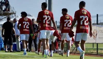 محمد شريف يتألق في ثلاثية الأهلي ضد الملعب التونسي خلال الشوط الأول