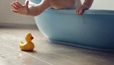 هل فقدت وعيها أم مشاعرها؟.. مأساة طفل رضيعة قضى على يد والدته في “حوض الاستحمام”