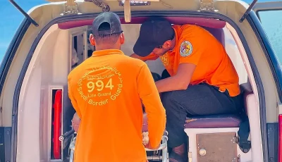 حرس الحدود في تبوك ينقذ 3 مواطنين من الغرق أثناء ممارسة السباحة