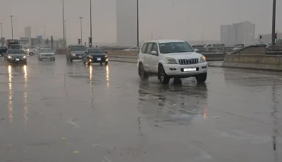 استمرار هطول أمطار متوسطة إلى غزيرة حتى منتصف أغسطس بعدة مناطق