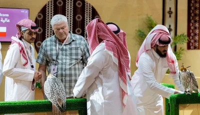 صقارون دوليون يثمنون تسهيلات نادي الصقور في نقل واستضافة الصقور المشاركة بالمزاد الدولي لمزارع الإنتاج