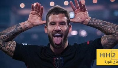 بعد إعلان رحيل مارتينيز .. الوكلاء يعرضون لاعبيهم على برشلونة