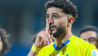 خيسوس يبلغ النصر بقراره النهائي بشأن عبدالإله العمري