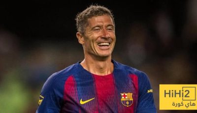 ليفاندوفسكي يحسم مستقبله مع برشلونة