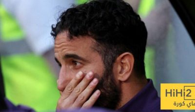 جماهير غريمسبي تسخر من مانشستر يونايتد بعد التقدم بهدفين