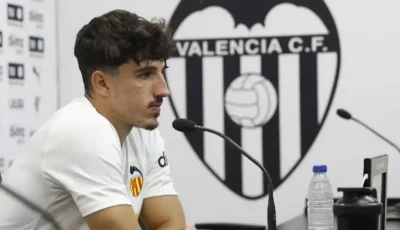 لاعب فالنسيا ينتقد برشلونة بسبب “ملعب المباراة”… ماذا قال؟!