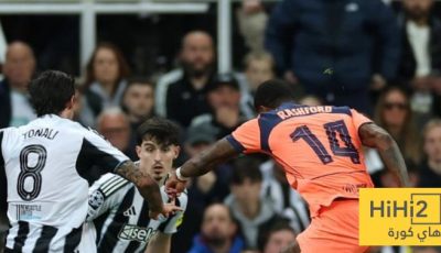 قائد برشلونة يثني على راشفورد