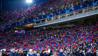 فوضى بيع تذاكر برشلونة تثير غضب الأعضاء