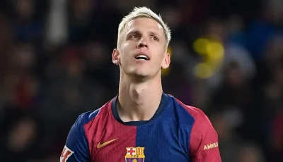 صورة: أولمو يصل برشلونة مصابًا.. ماذا قال اللاعب؟