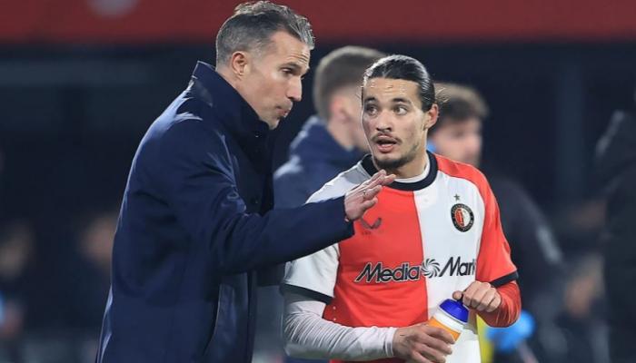 فان بيرسي يتحدث عن محرز وحاج موسى