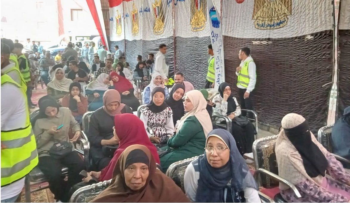 وسط حشود كبيرة .. انتهاء اليوم الأول من انتخابات مجلس النواب 2…