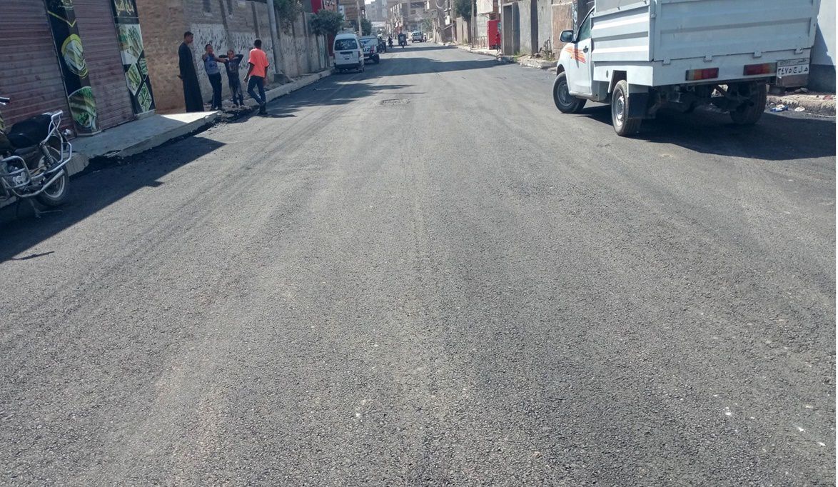 محافظ سوهاج يشدد على متابعة مشروعات الرصف لضمان جودة الطرق وتي…