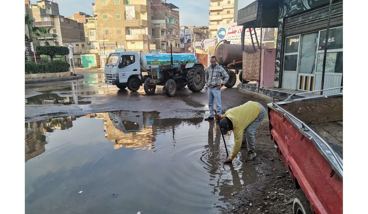 محافظ كفر الشيخ يتابع أعمال كسح مياه الأمطار وتحسين الخدمات بب…