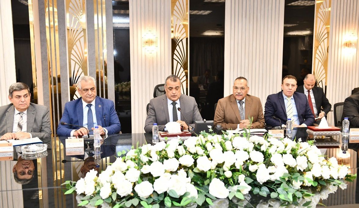 وزيرا “الإنتاج الحربي” و”الإسكان” يناقشان مستجدات مشروعات المب…