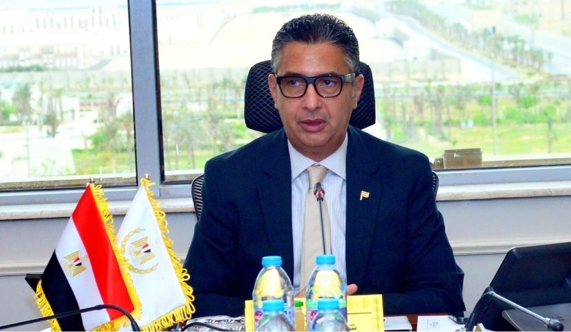 شريف فاروق يعلن طرح زيت خليط 700 مللي بسعر 46.60 جنيه في المجم…