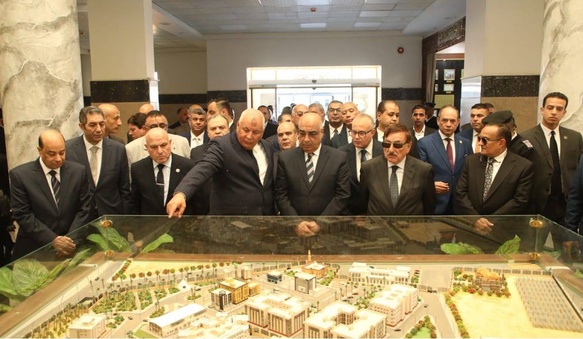 وزير العدل ومحافظ الوادي الجديد يتفقدان مجمع المصالح الحكومية …