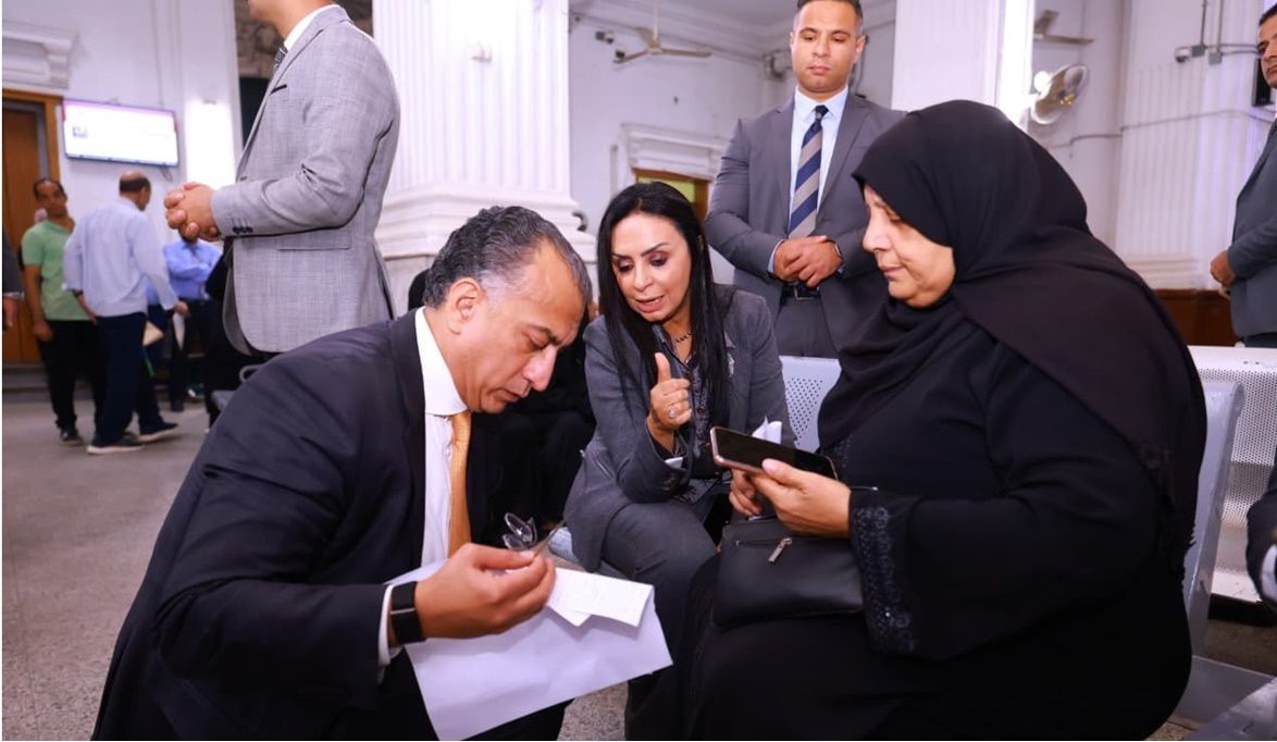 في بنك ناصر الاجتماعي.. وزيرة التضامن تتابع سير العمل وتستمع ل…