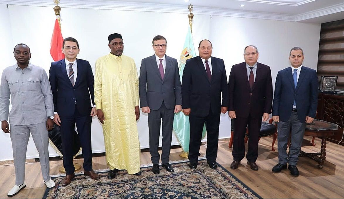 ​وزير الزراعة يستقبل وزير الثروة الحيوانية التشادي لبحث سبل ال…