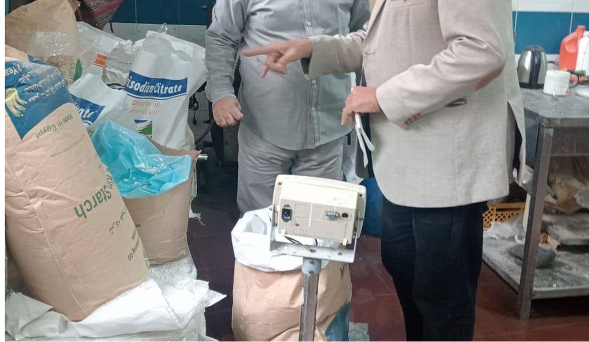 ضبط مصنع جبن موزاريلا مخالف والتحفظ على 3.2 طن…