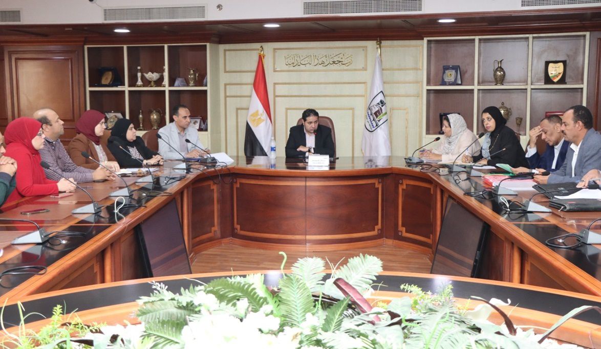 نائب محافظ بني سويف يترأس اجتماع متابعة جهود اللجنة المكلفة بر…