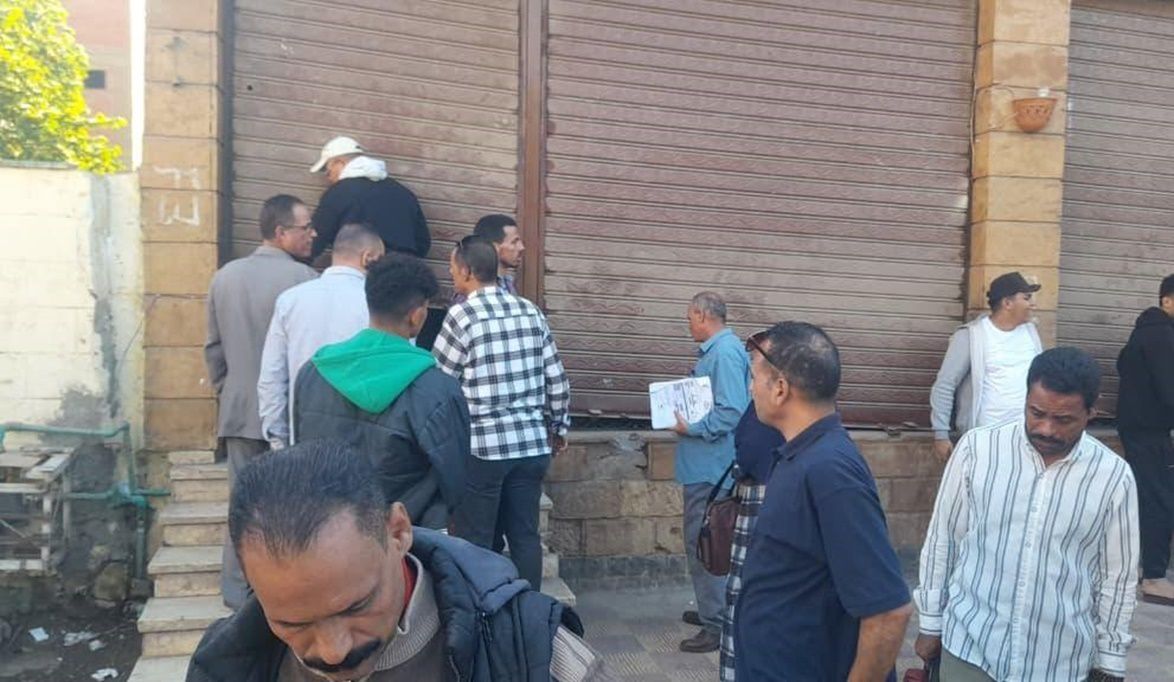 محافظ المنيا يشدد الرقابة على المحال العامة: 31 محضرًا و40 قرا…