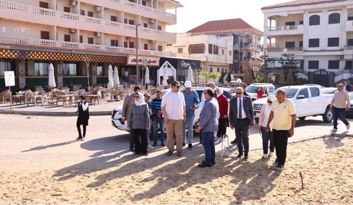 محافظ دمياط يناقش جداول التنفيذ ورؤية تطوير مناطق الفنار واللس…