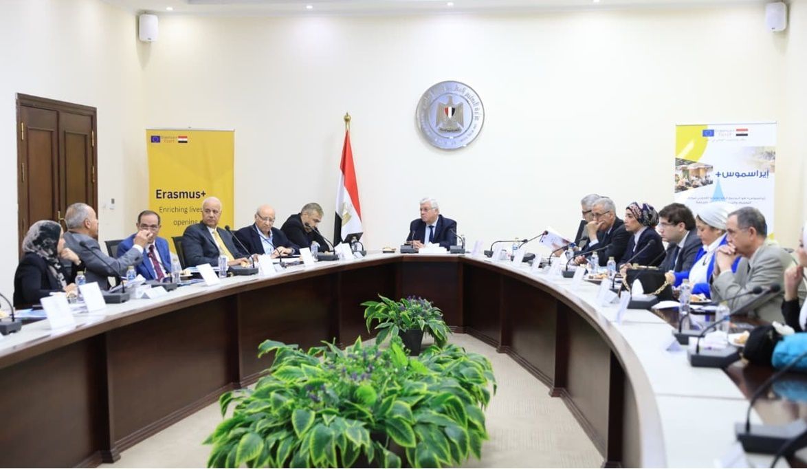 وزير التعليم العالي يلتقي خبراء تطوير التعليم العالي ضمن برنام…