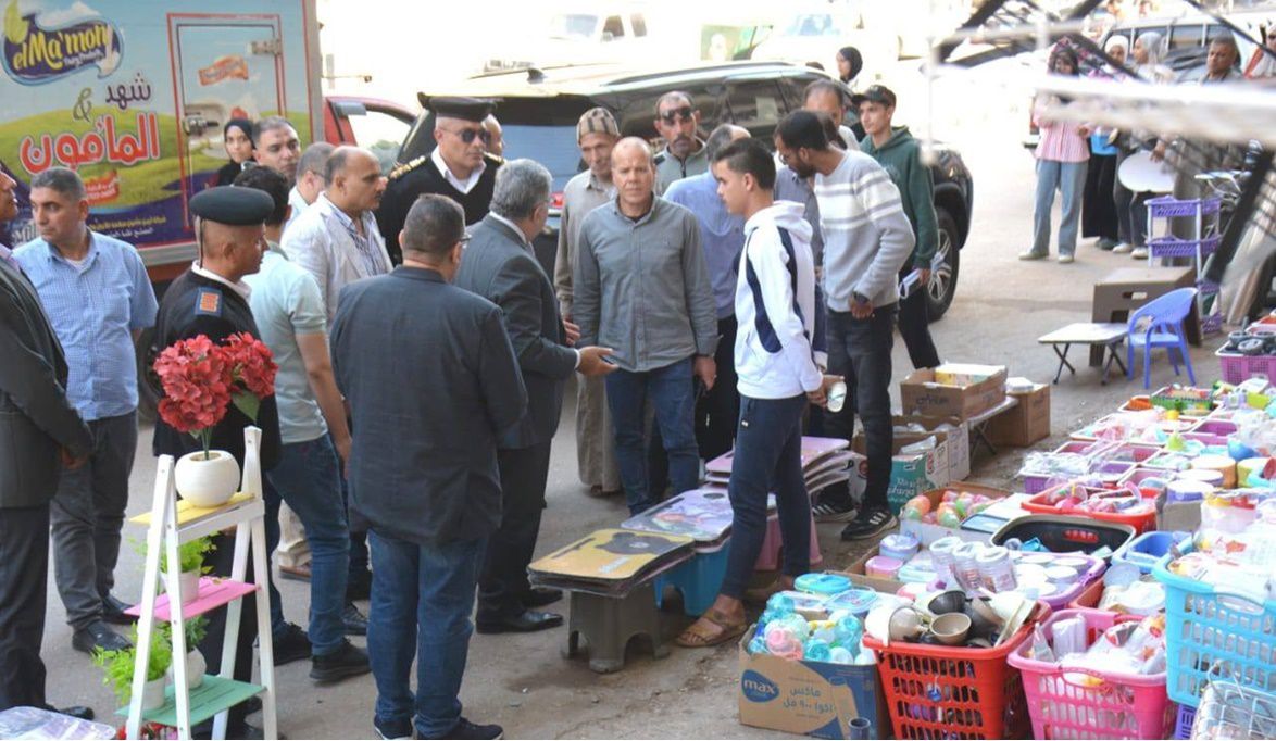 محافظ الدقهلية يشدد على غرامات يومية وإغلاق المحال المخالفة…