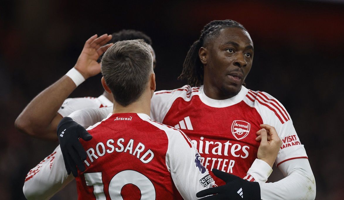 أرسنال يكتسح توتنهام برباعية ويبتعد في صدارة الدوري الإنجليزي….
