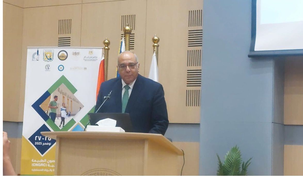 رئيس بحوث الصحراء يشارك في المؤتمر الدولي لصون الطبيعة والموار…