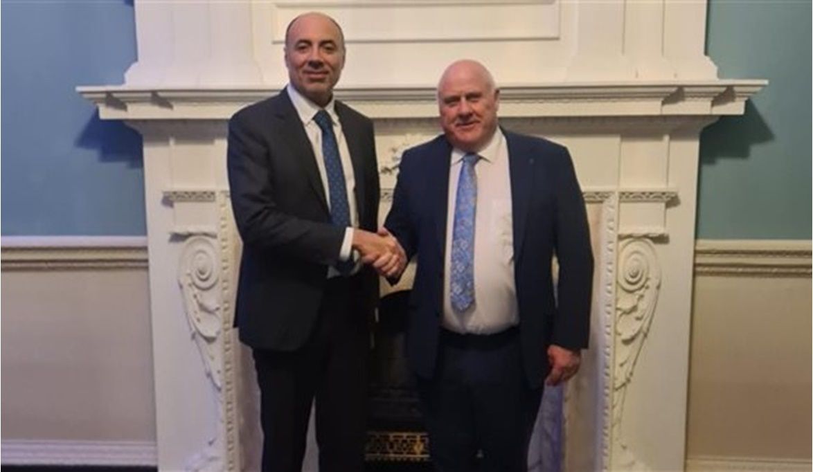 السفير المصري في دبلن يبحث تعزيز التعاون الزراعي مع وزير الدول…