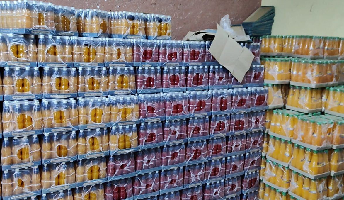 ضبط 400 زجاجة عصير مجهولة المصدر وضبط مخالفات في المخابز البلد…